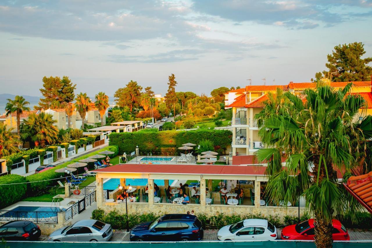Golden Residence Family Resort Pefkochori Exterior photo