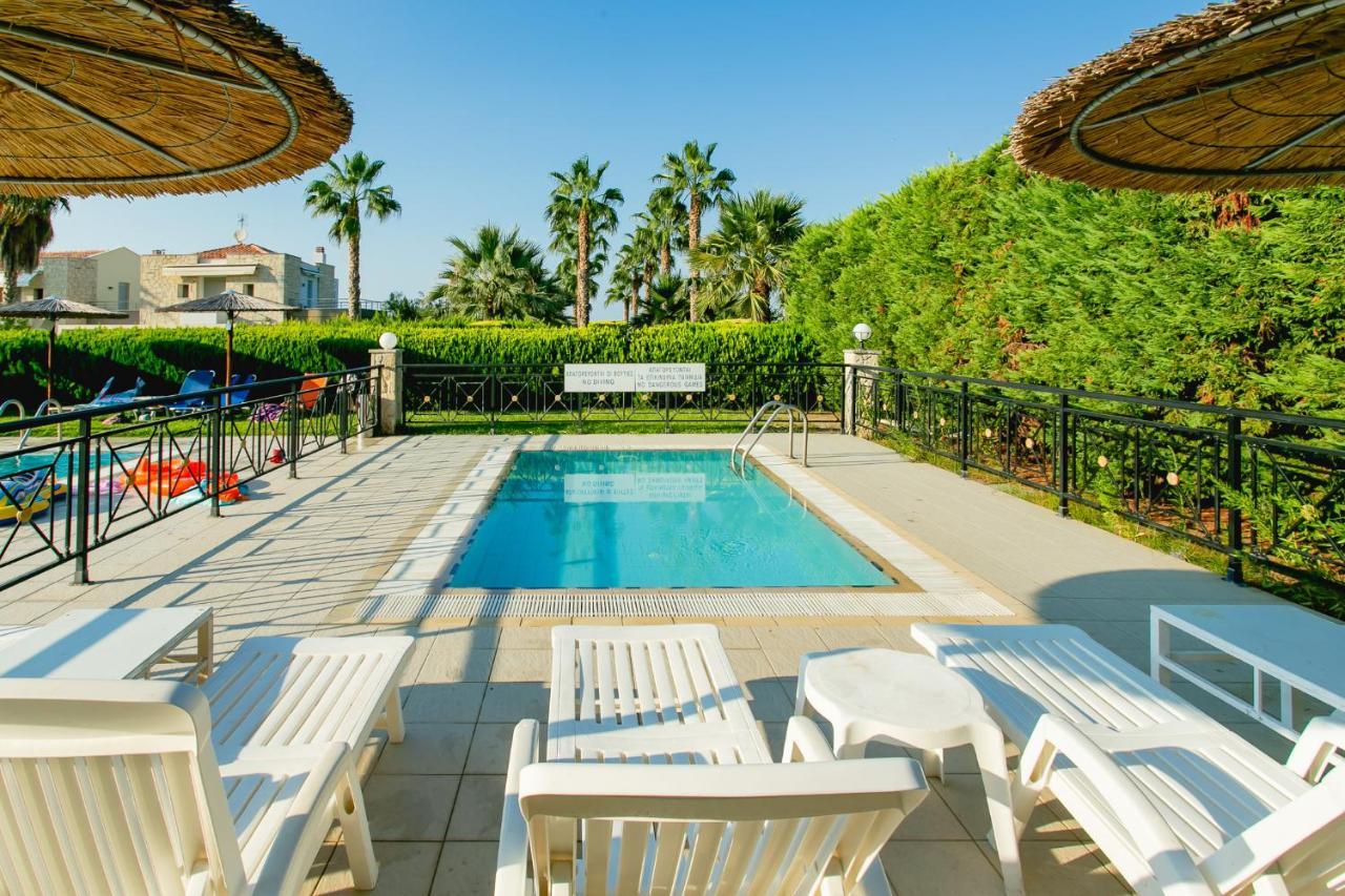 Golden Residence Family Resort Pefkochori Exterior photo