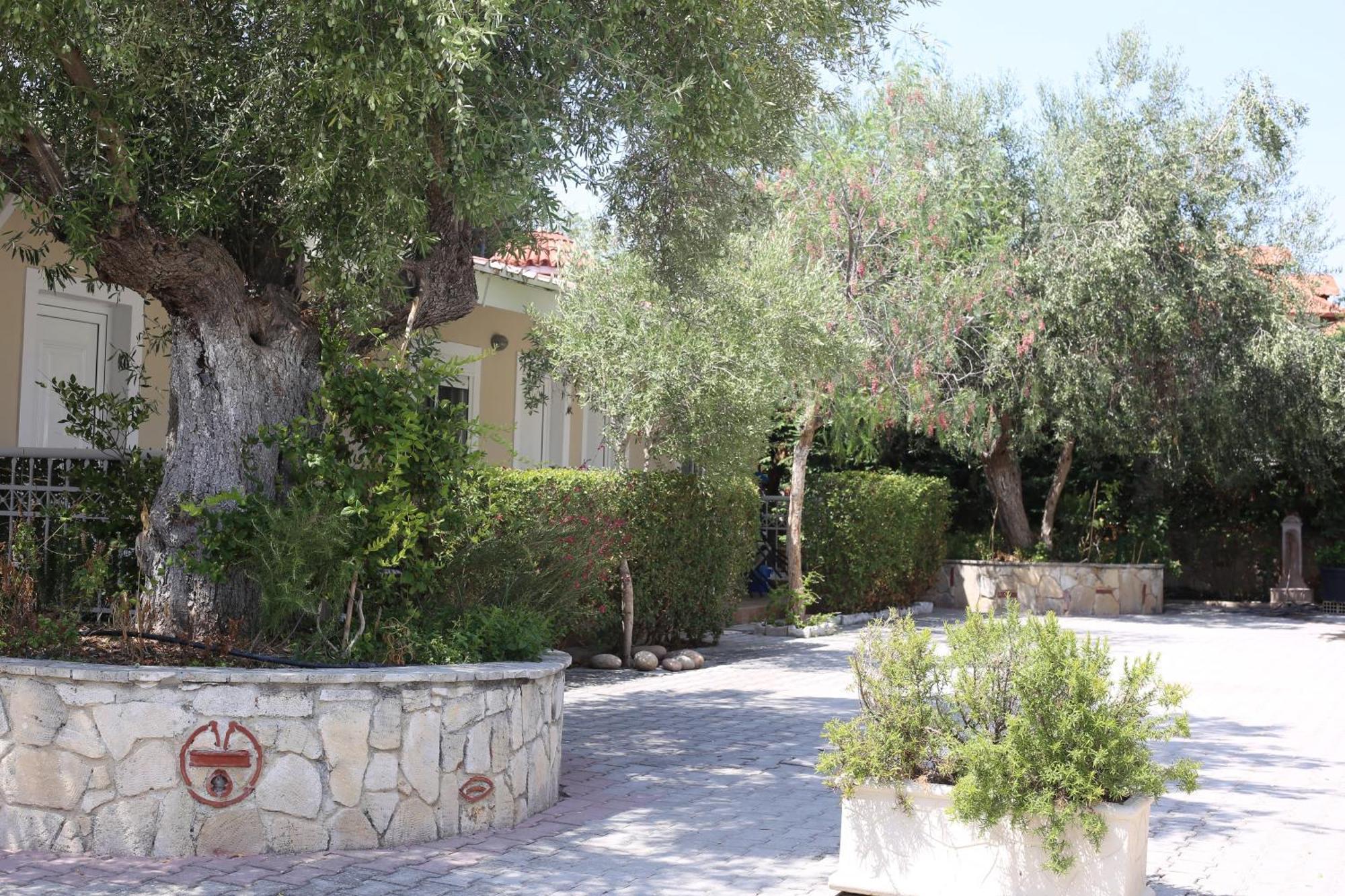Golden Residence Family Resort Pefkochori Exterior photo
